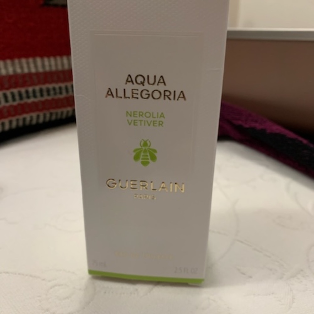 Empty gift box - Picture 1 of 2